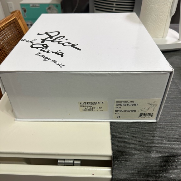 Alice + Olivia by Stacey Bendet - Picture 8 of 10